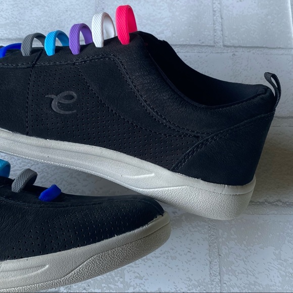 Easy Spirit Slip-On Sneakers Size 6 1/2 - Picture 2 of 14